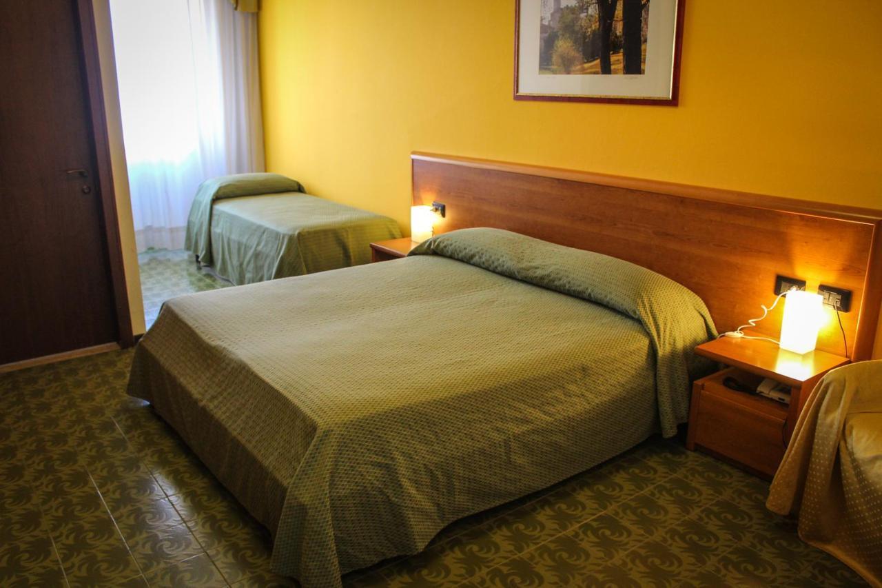 אסטה Hotel Centrale מראה חיצוני תמונה
