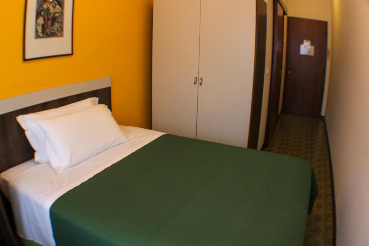 אסטה Hotel Centrale מראה חיצוני תמונה