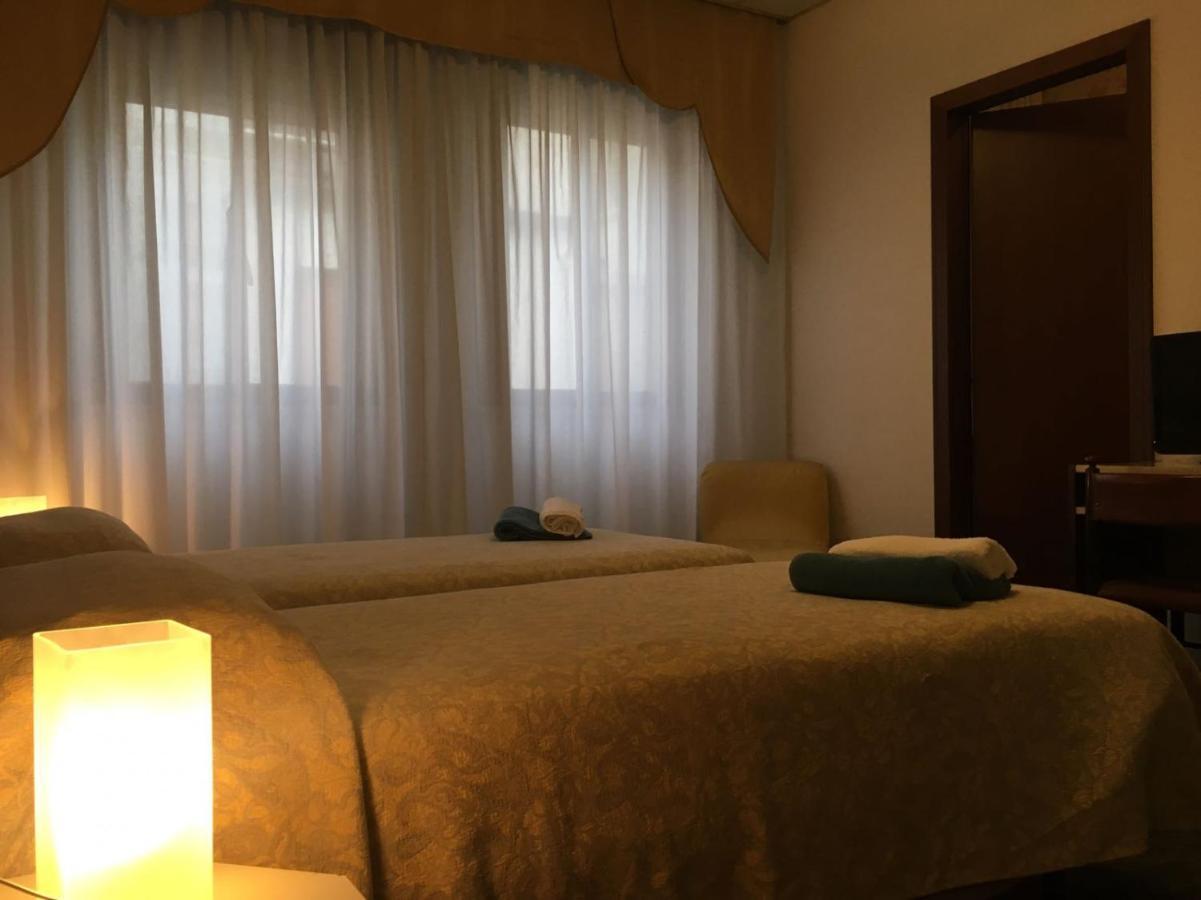 אסטה Hotel Centrale מראה חיצוני תמונה