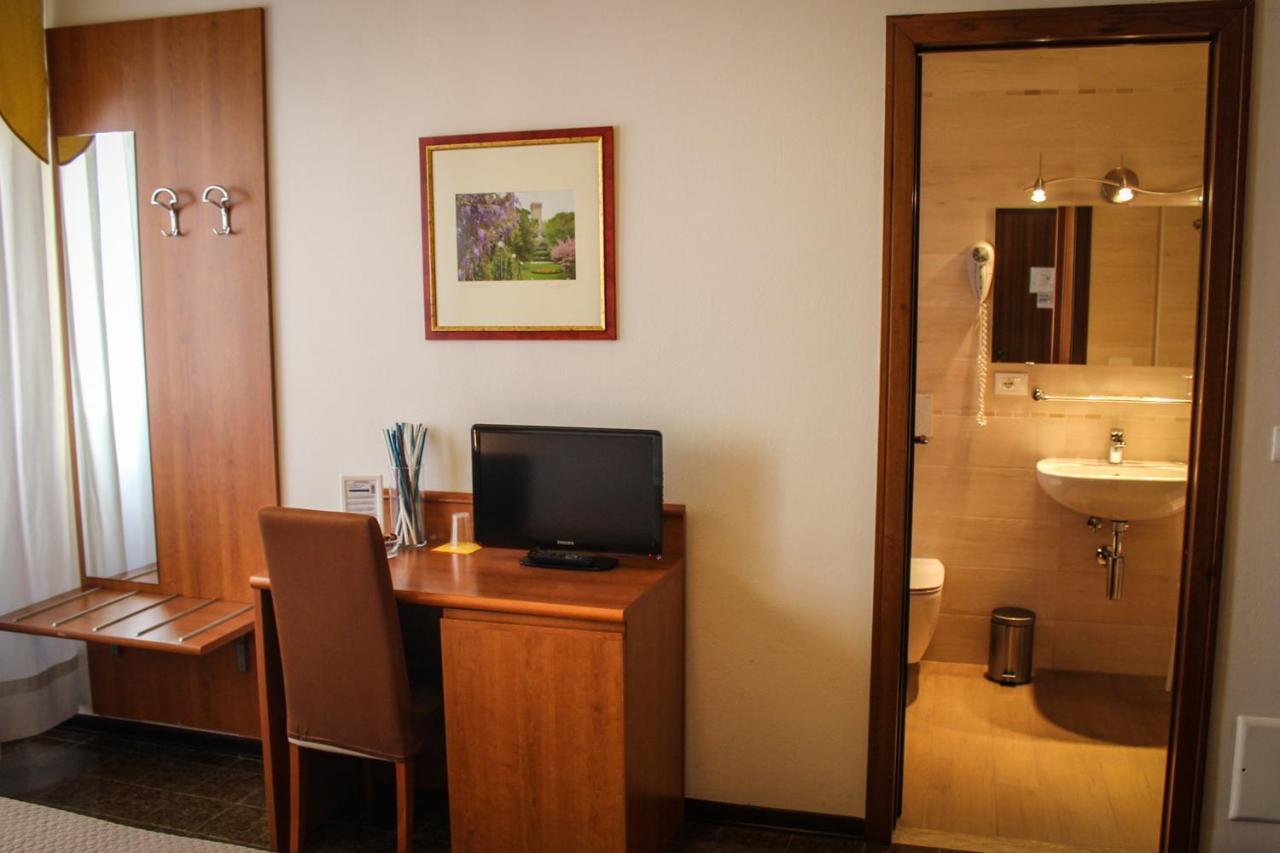 אסטה Hotel Centrale מראה חיצוני תמונה