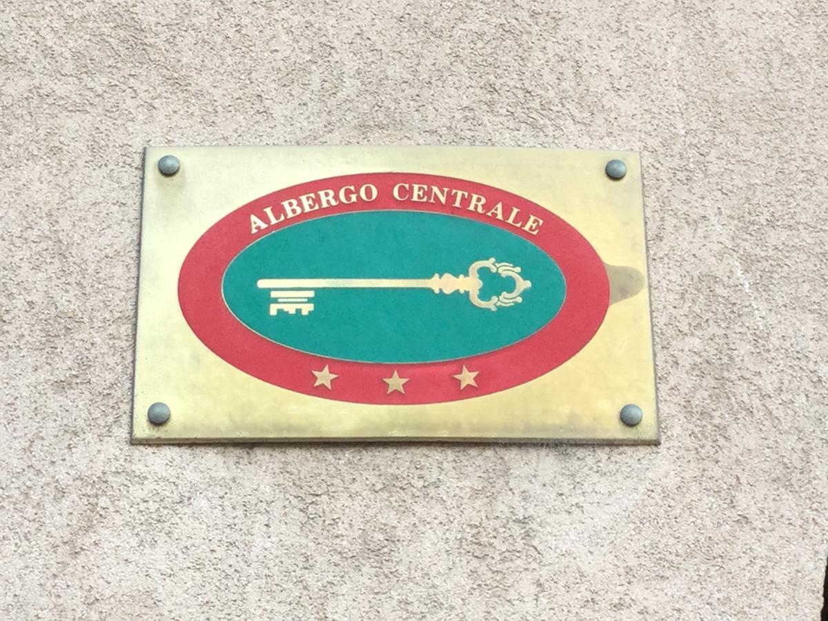 אסטה Hotel Centrale מראה חיצוני תמונה
