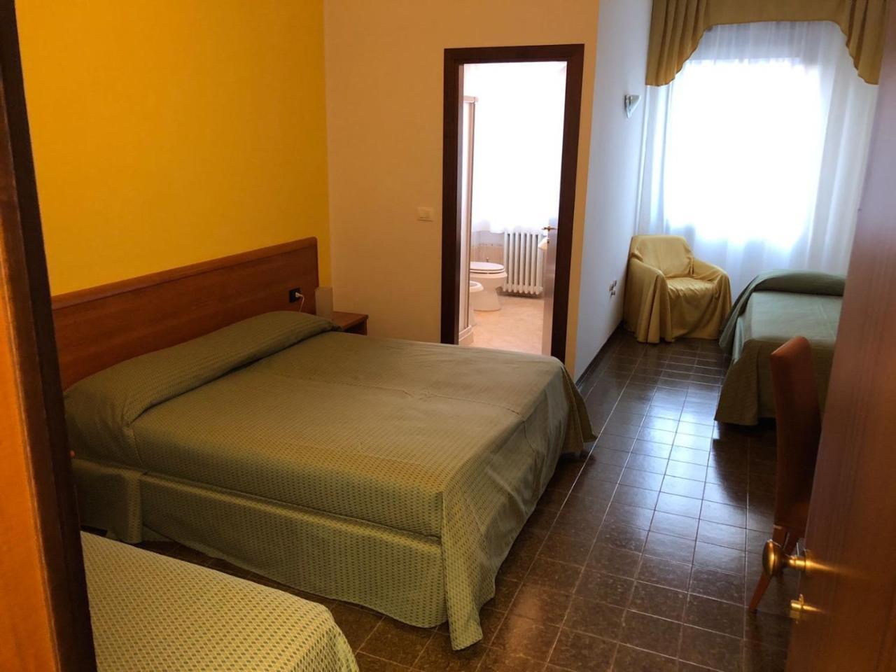 אסטה Hotel Centrale מראה חיצוני תמונה