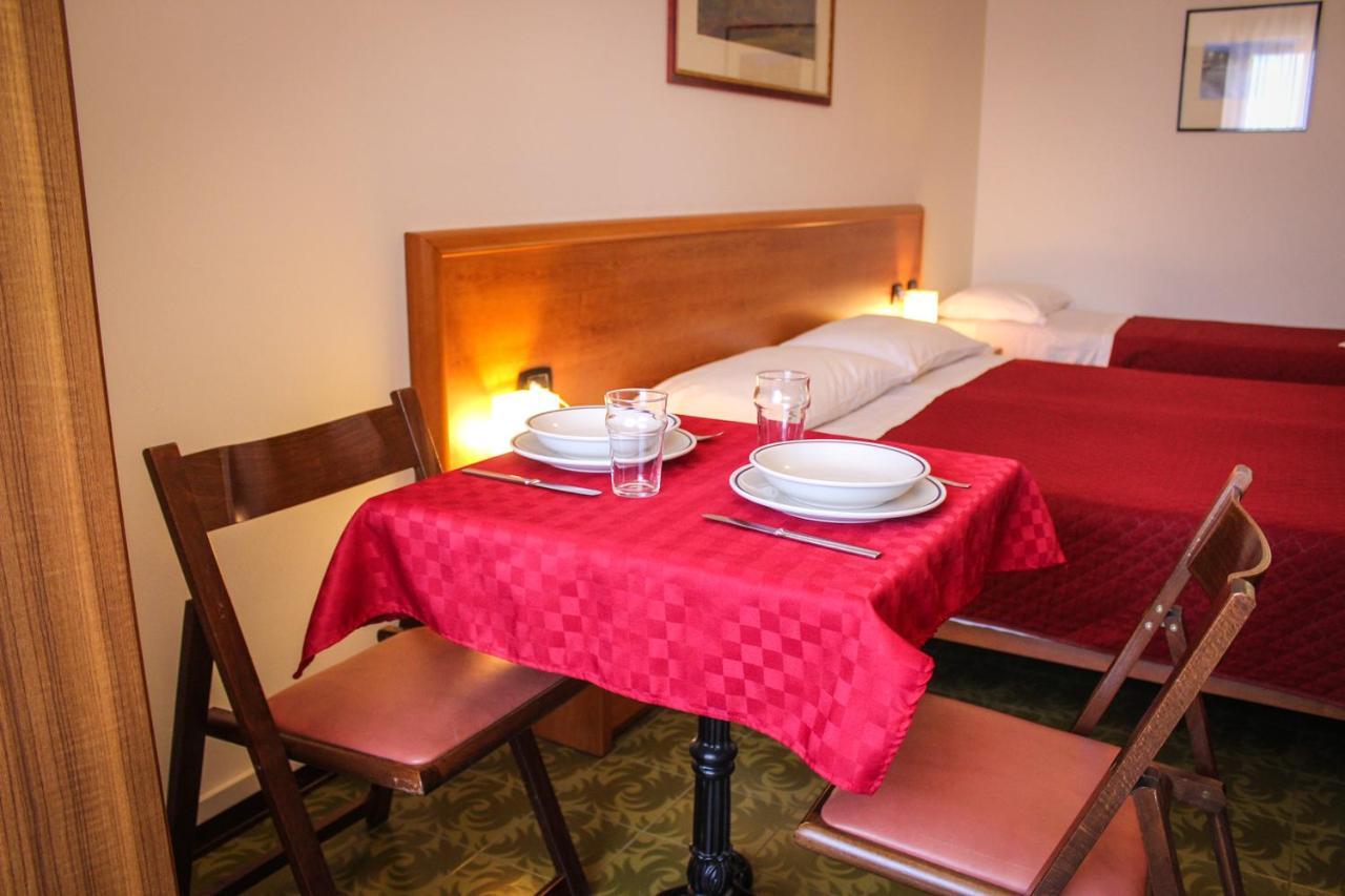 אסטה Hotel Centrale מראה חיצוני תמונה