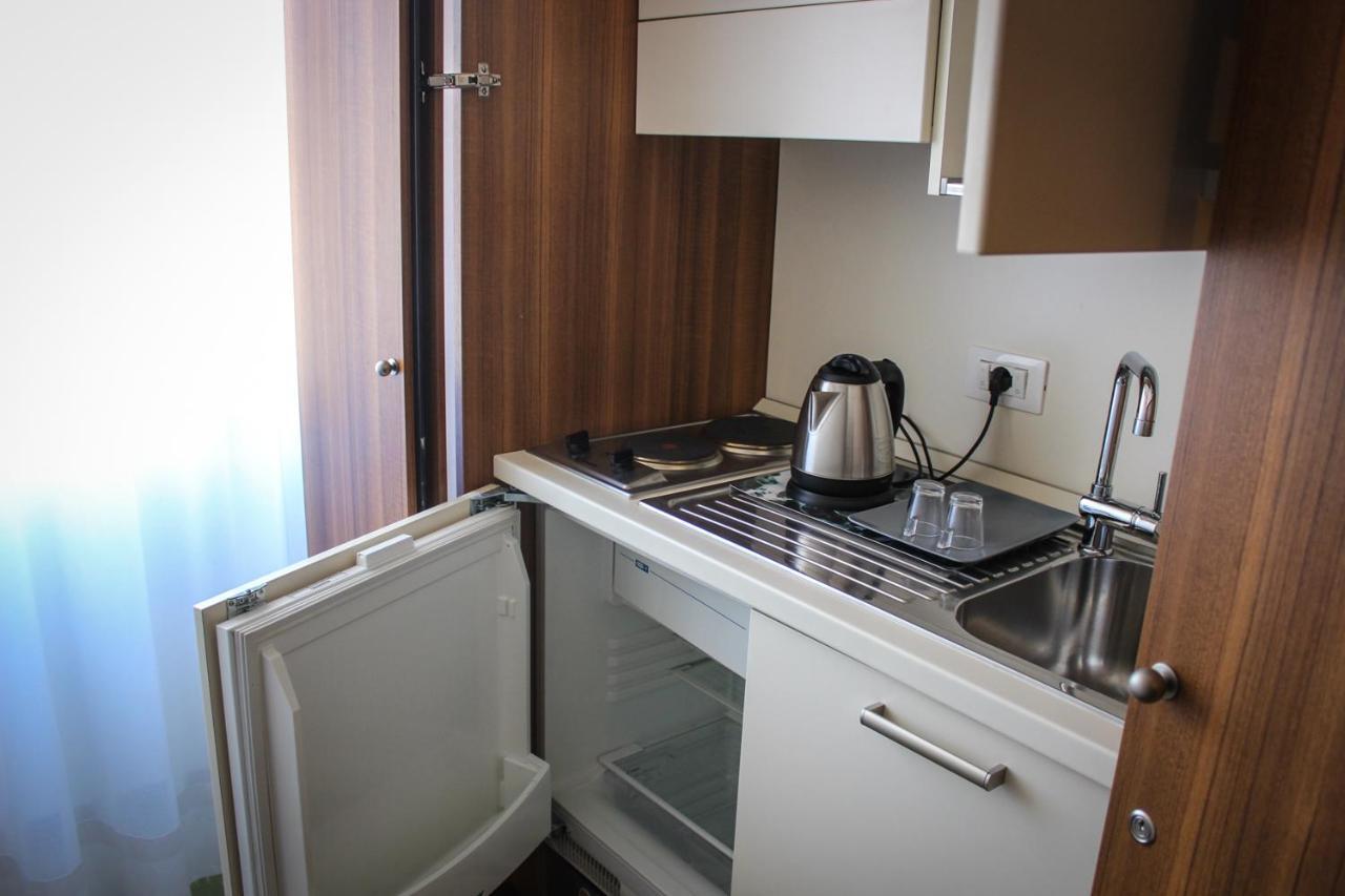 אסטה Hotel Centrale מראה חיצוני תמונה