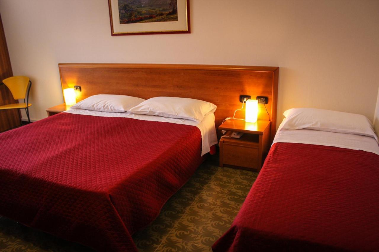 אסטה Hotel Centrale מראה חיצוני תמונה