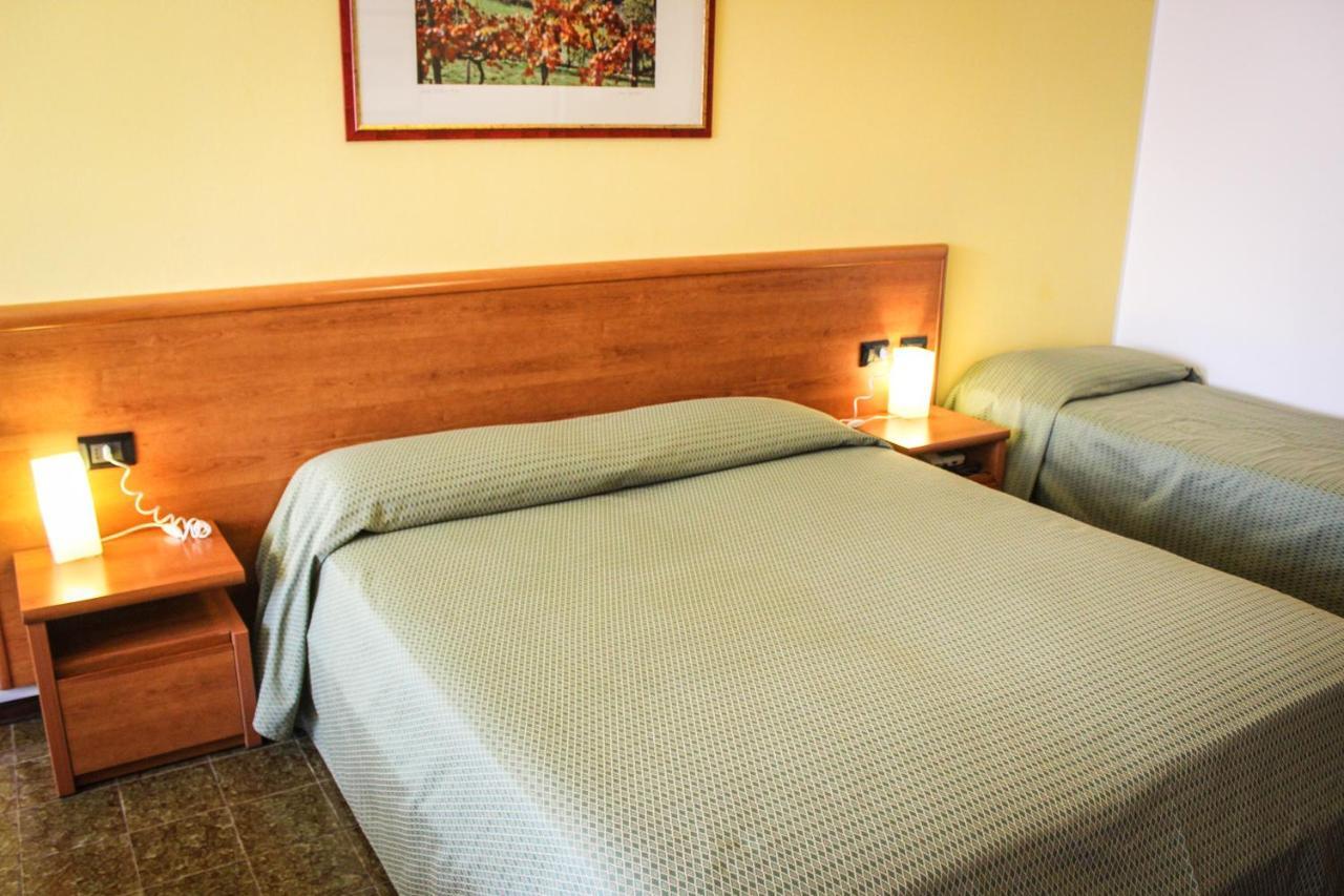 אסטה Hotel Centrale מראה חיצוני תמונה