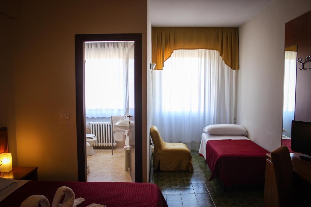 אסטה Hotel Centrale מראה חיצוני תמונה