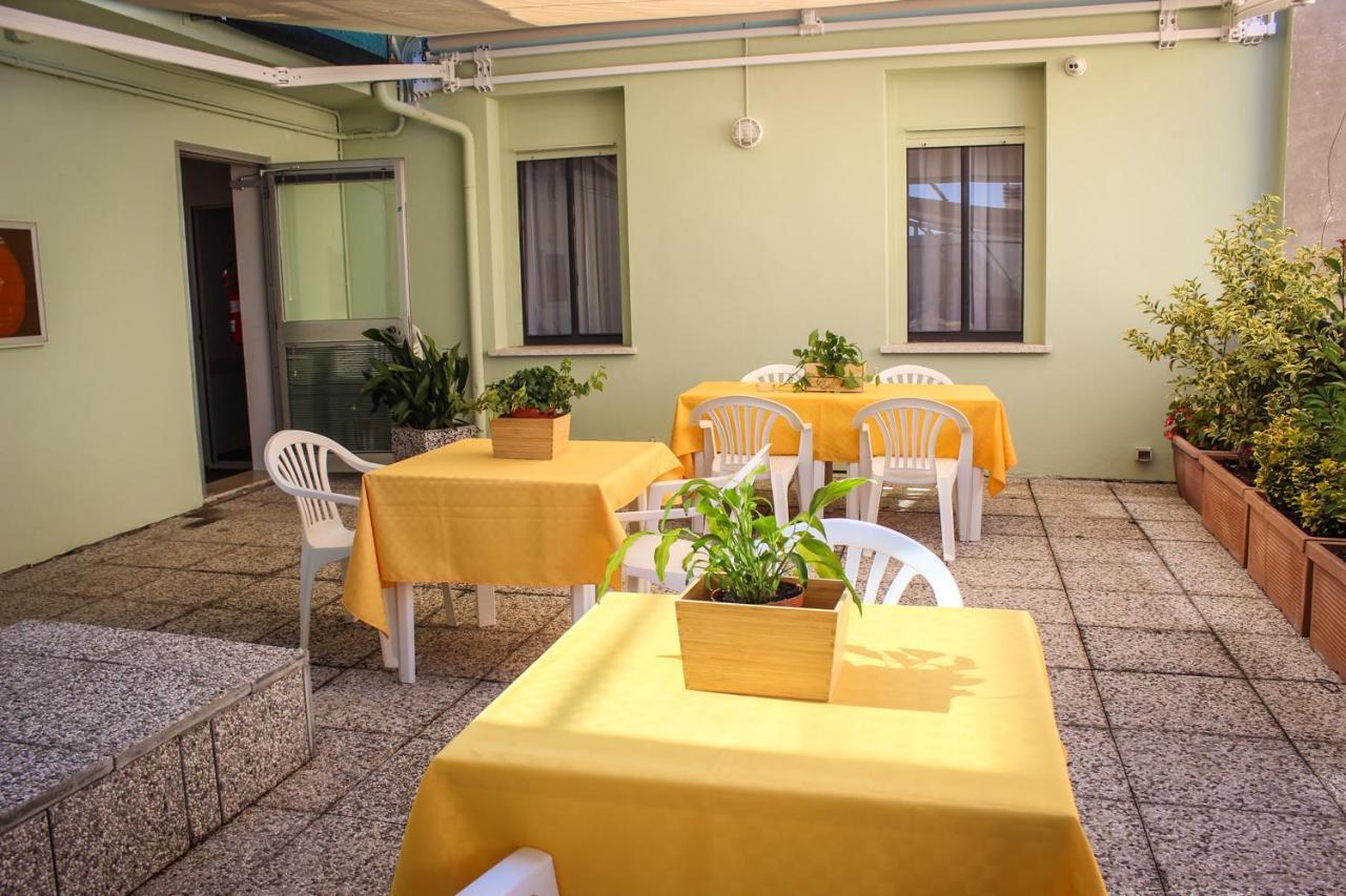 אסטה Hotel Centrale מראה חיצוני תמונה