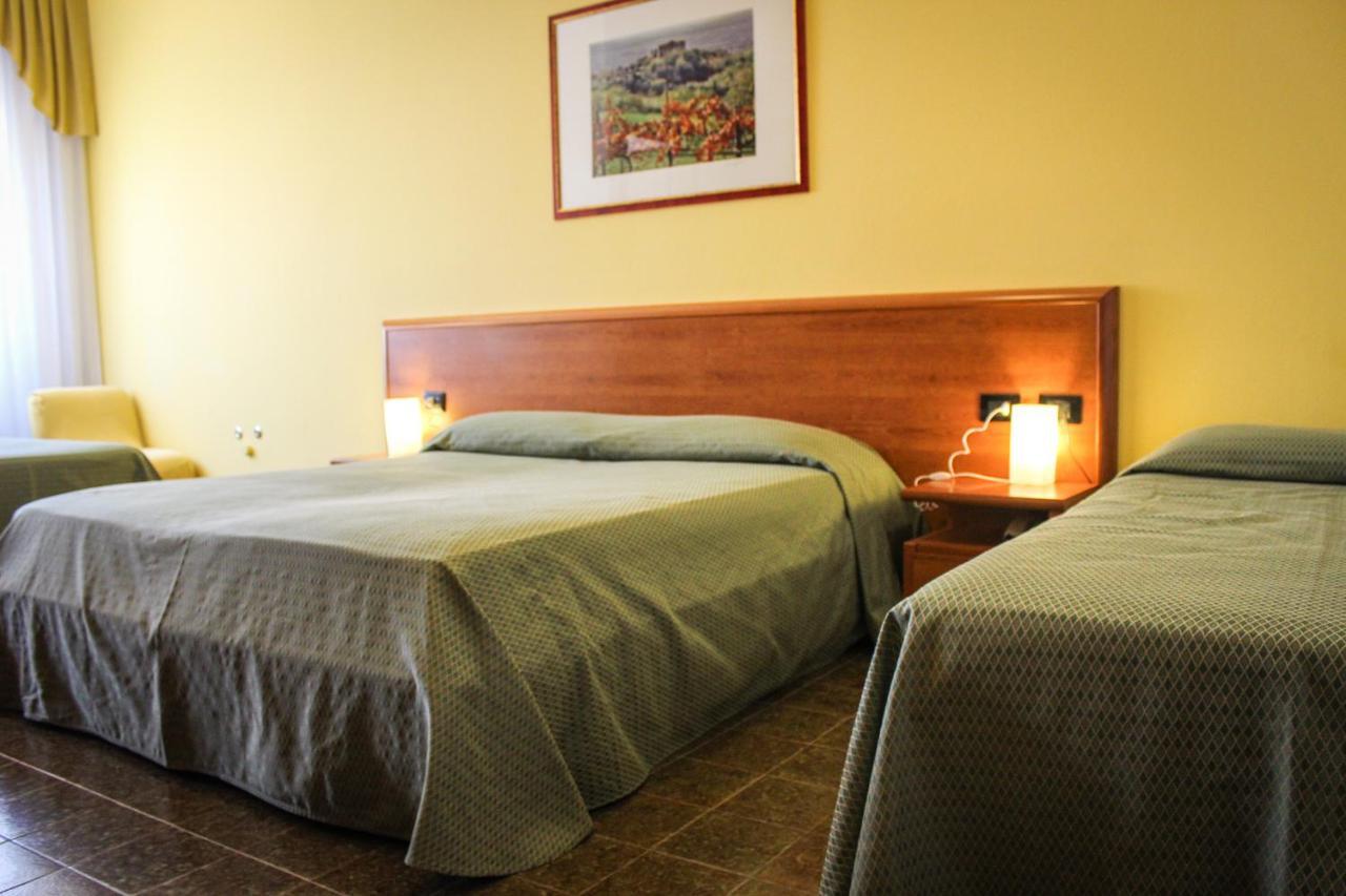 אסטה Hotel Centrale מראה חיצוני תמונה